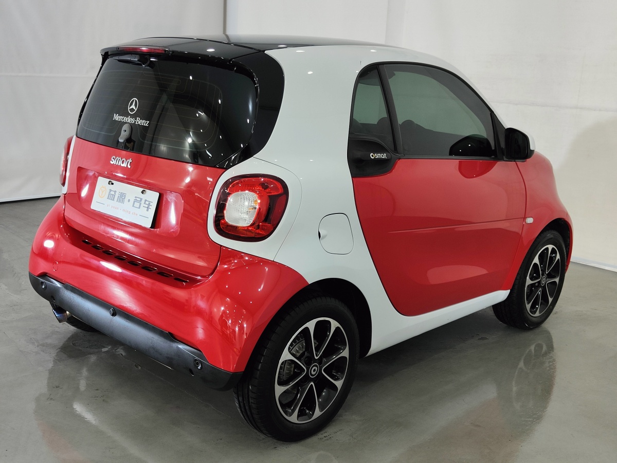 2017年1月smart fortwo  2017款 1.0L 52千瓦新聲特別版