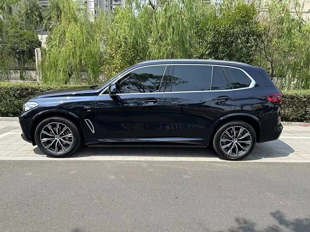 宝马 宝马X5  2022款 改款 xDrive 30Li 尊享型M运动套装图片