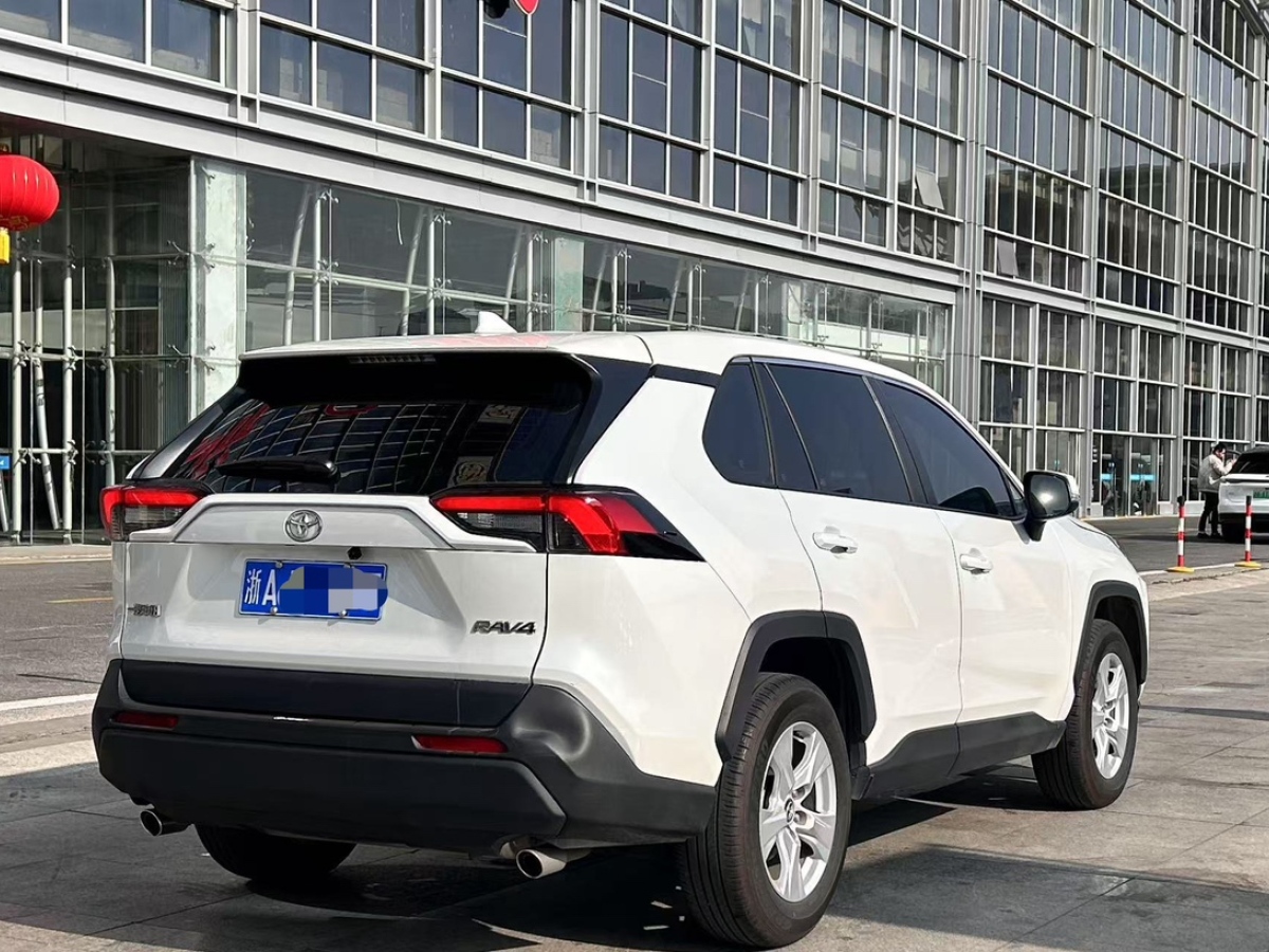 豐田 RAV4榮放  2024款 2.0L CVT兩驅(qū)都市版圖片