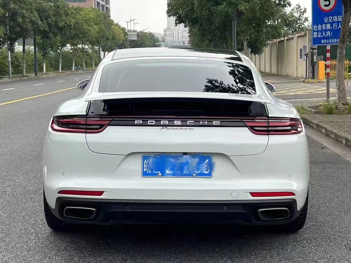 2018年10月保時(shí)捷 Panamera  2017款 Panamera 行政加長(zhǎng)版 3.0T