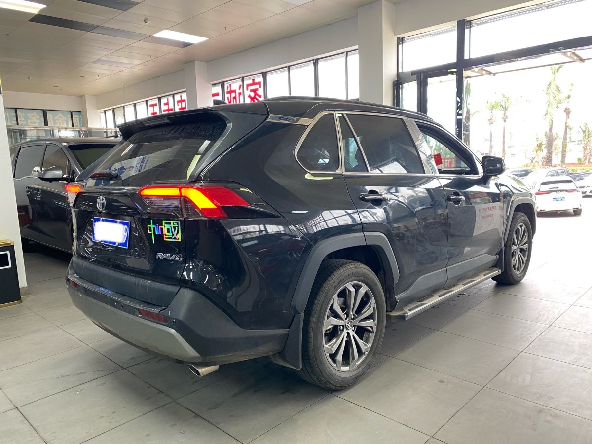 豐田 RAV4  2018款 榮放 2.0L CVT兩驅(qū)風尚版圖片