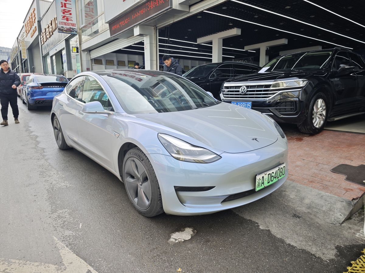 特斯拉 Model 3  2019款 標(biāo)準(zhǔn)續(xù)航后驅(qū)升級版圖片