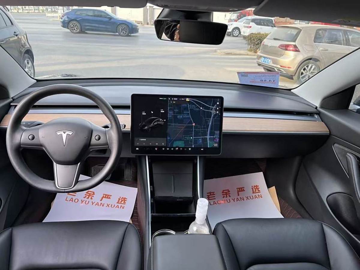 特斯拉 Model 3  2020款 改款 標(biāo)準(zhǔn)續(xù)航后驅(qū)升級版圖片