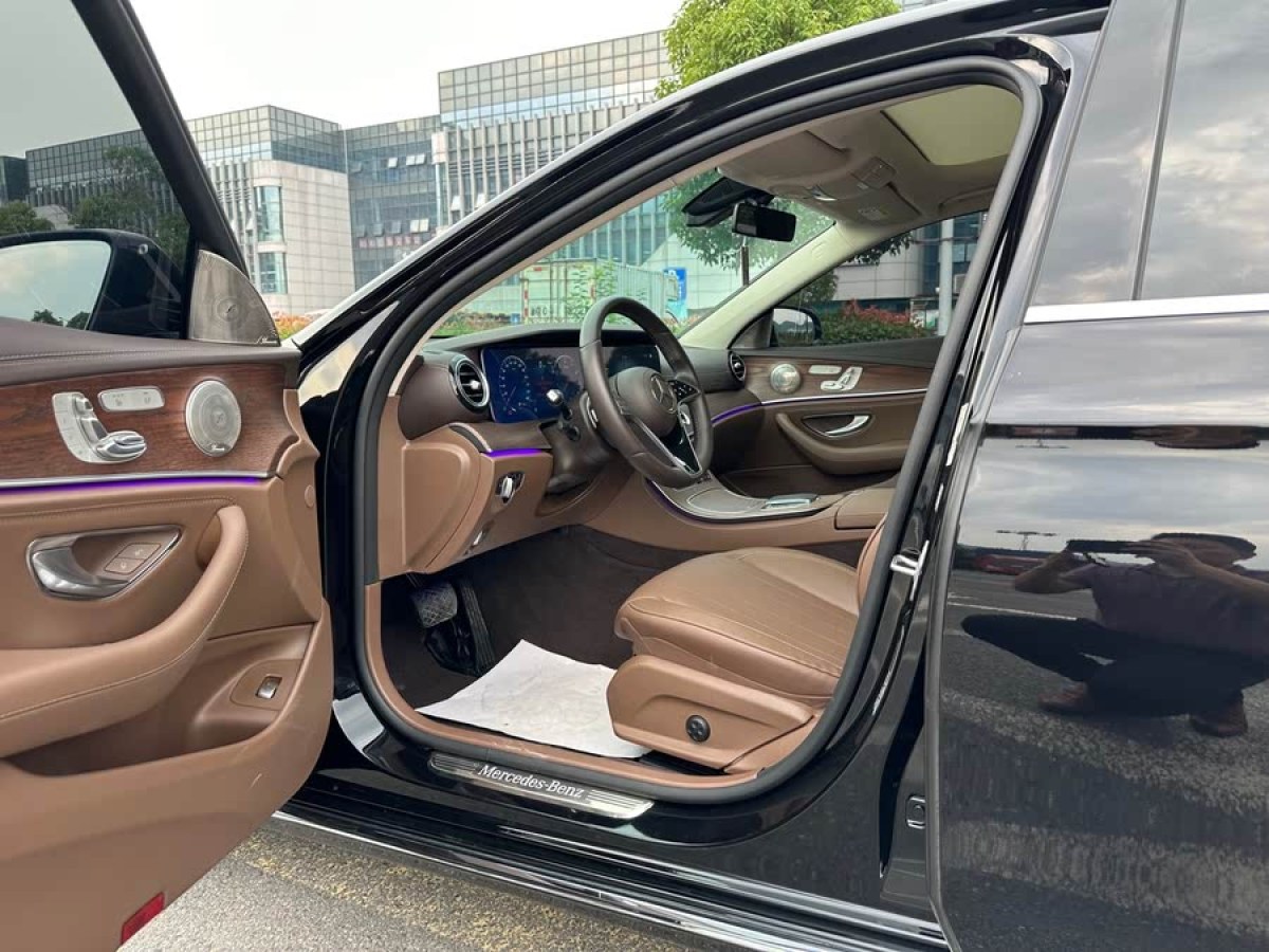 奔馳 奔馳E級(jí)  2023款 改款 E 300 L 時(shí)尚型圖片