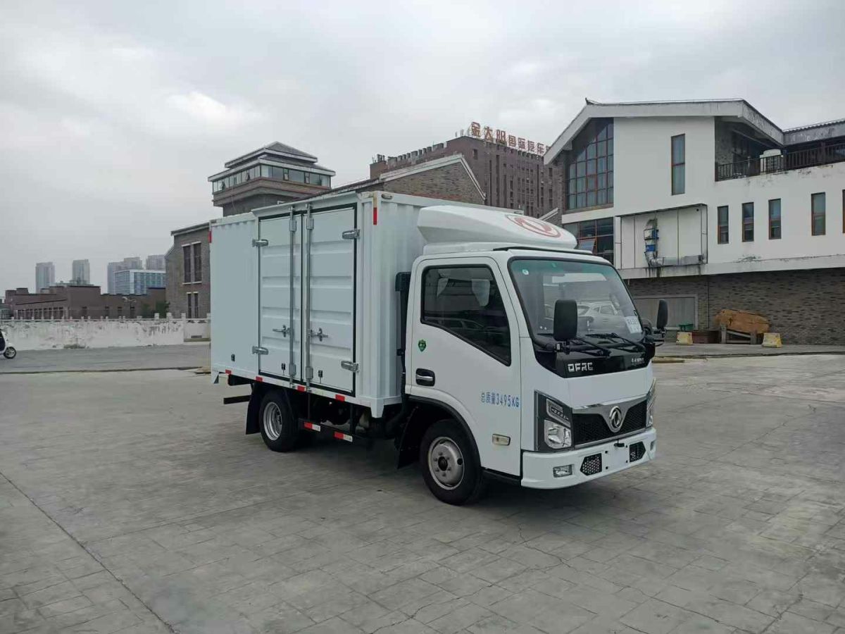 東風(fēng) 銳騏6 pro  2024款 2.3T 手動(dòng)兩驅(qū)柴油精英版圖片