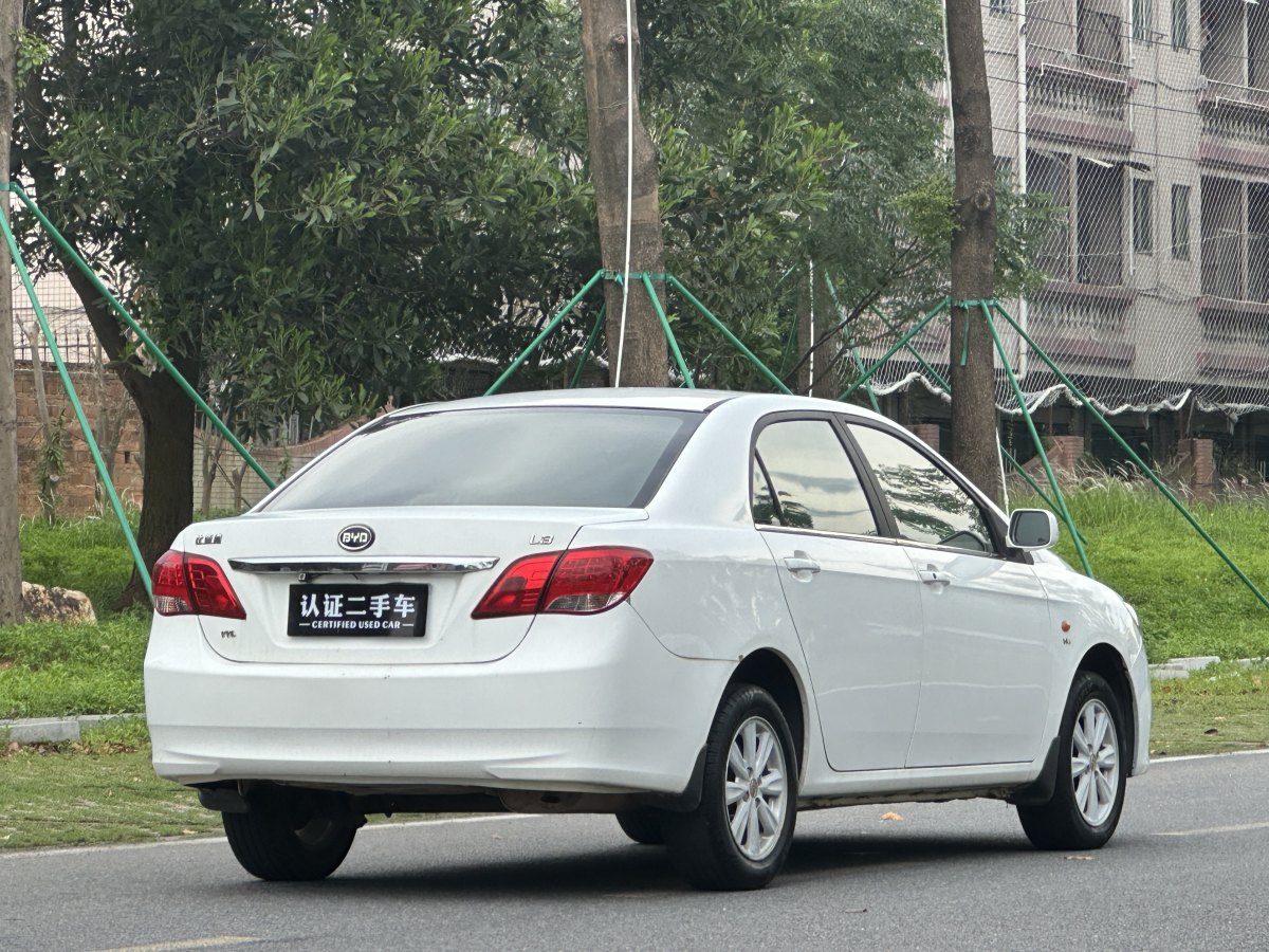 2015年1月比亞迪 L3  2012款 1.5L 手動(dòng)尊貴型