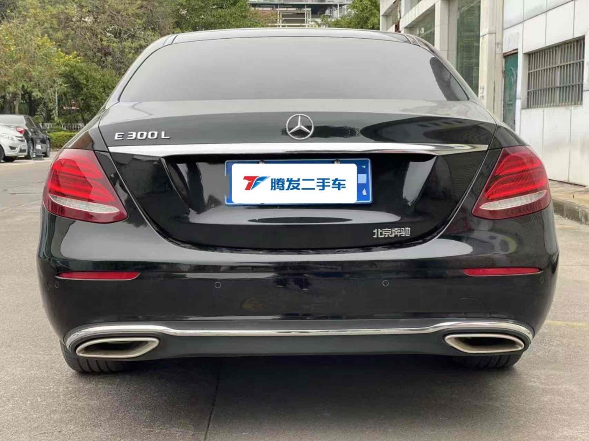 奔馳 奔馳E級  2019款 改款 E 300 L 時尚型圖片