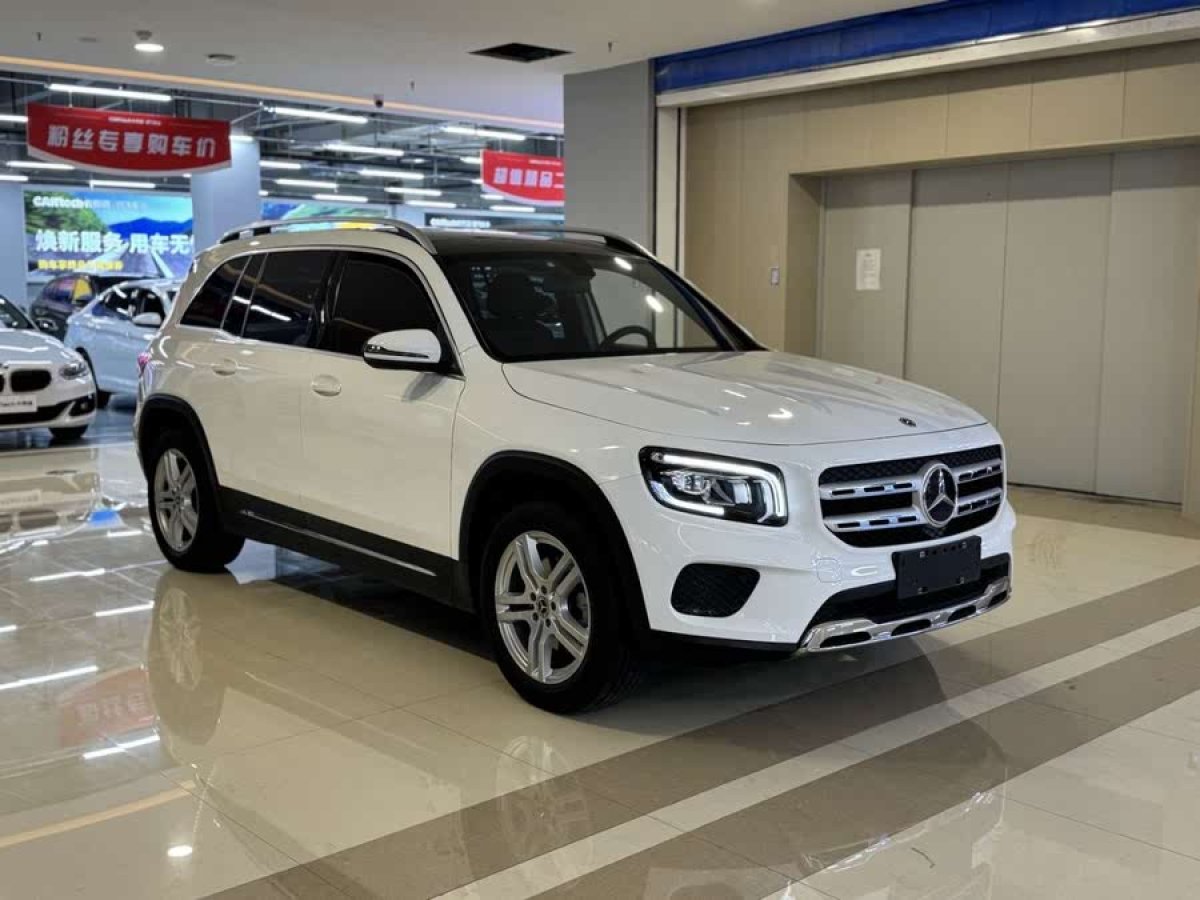 奔馳 奔馳GLB  2022款 改款二 GLB 200 動感型圖片