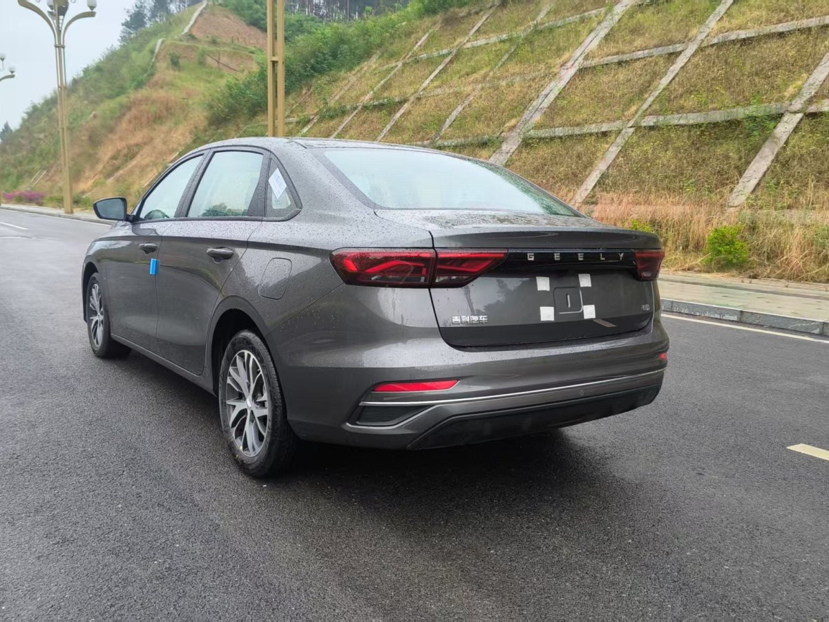 吉利 帝豪  2025款 第4代 1.5L CVT龍騰版圖片
