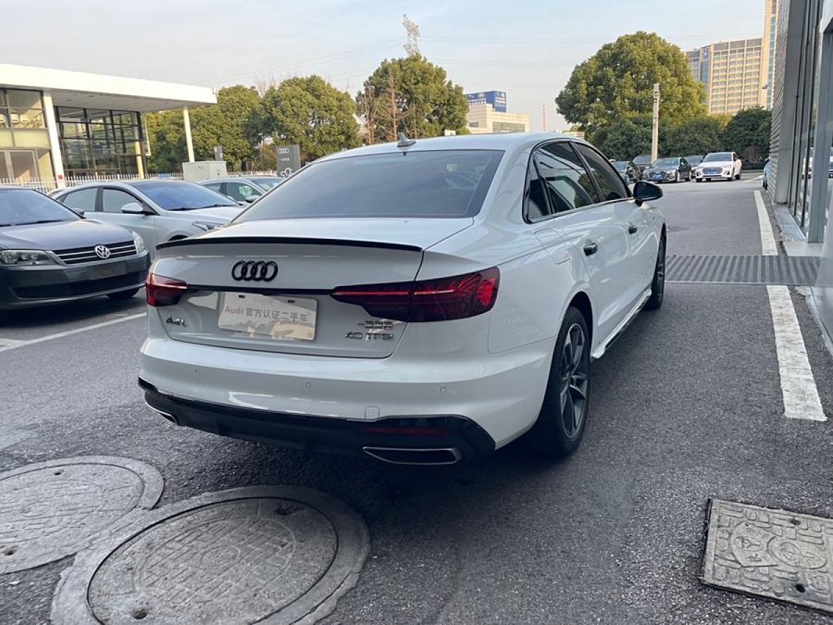 奧迪 奧迪A4L  2023款 40 TFSI 時(shí)尚動(dòng)感型圖片