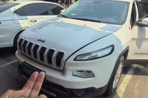 自由光 Jeep 2.4L 專業(yè)版