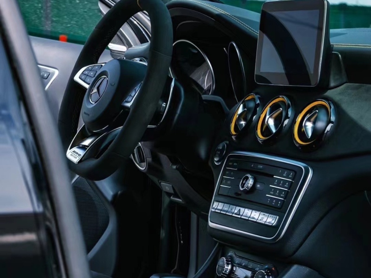 奔驰 奔驰A级AMG  2017款 改款 AMG A 45 4MATIC图片