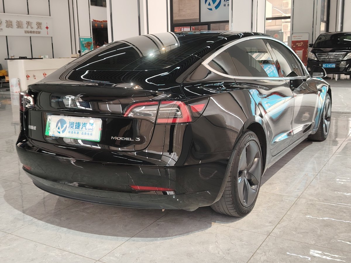 特斯拉 Model Y  2020款 改款 標(biāo)準(zhǔn)續(xù)航后驅(qū)升級(jí)版圖片