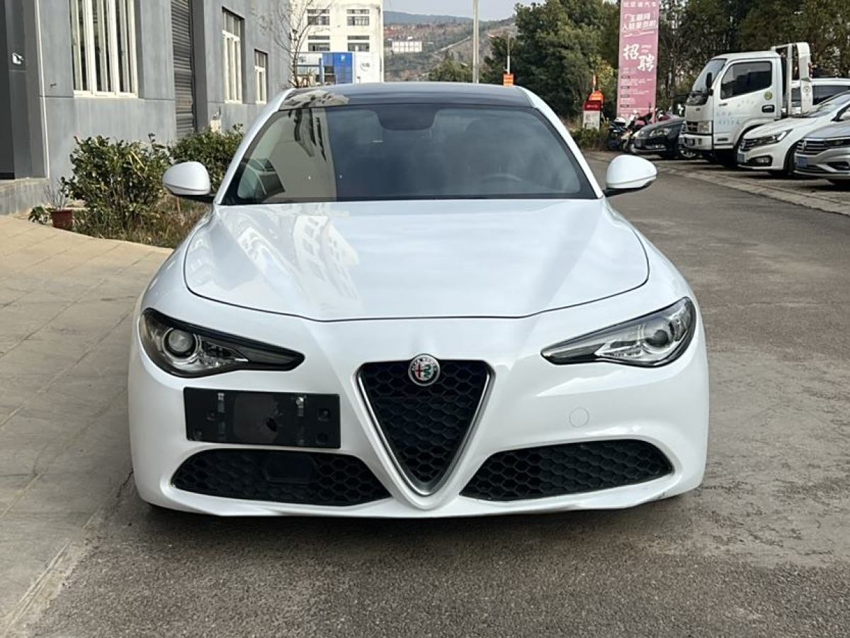 阿爾法·羅密歐 Giulia  2017款 2.0T 200HP 豪華版圖片