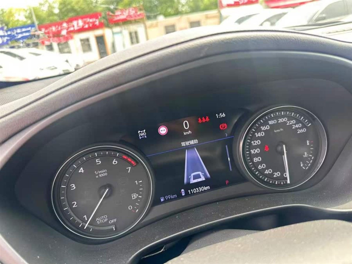 凱迪拉克 XT4  2018款 28T 四驅(qū)鉑金運(yùn)動(dòng)版圖片