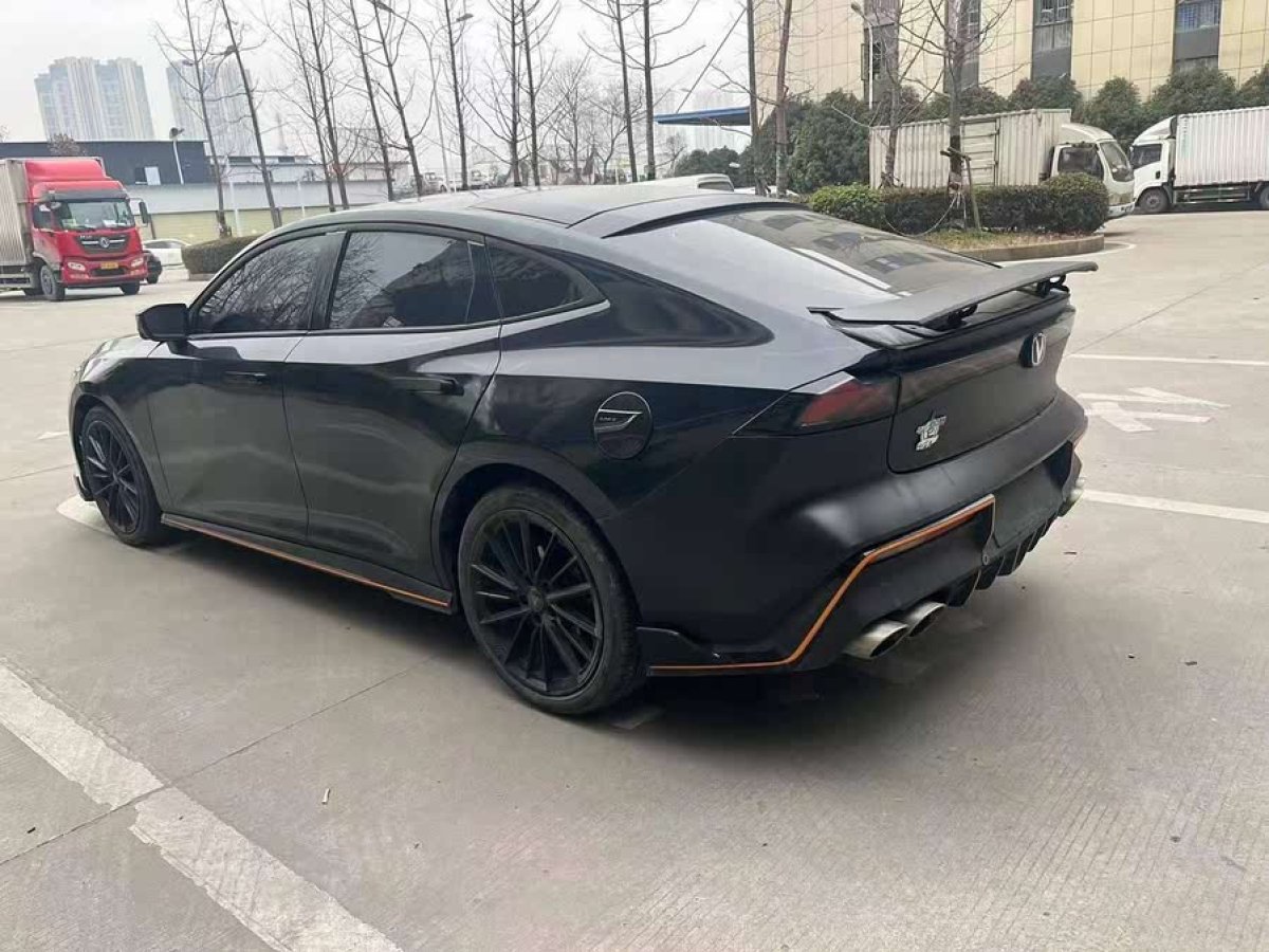 長(zhǎng)安 長(zhǎng)安UNI-V  2022款 1.5T 卓越型圖片