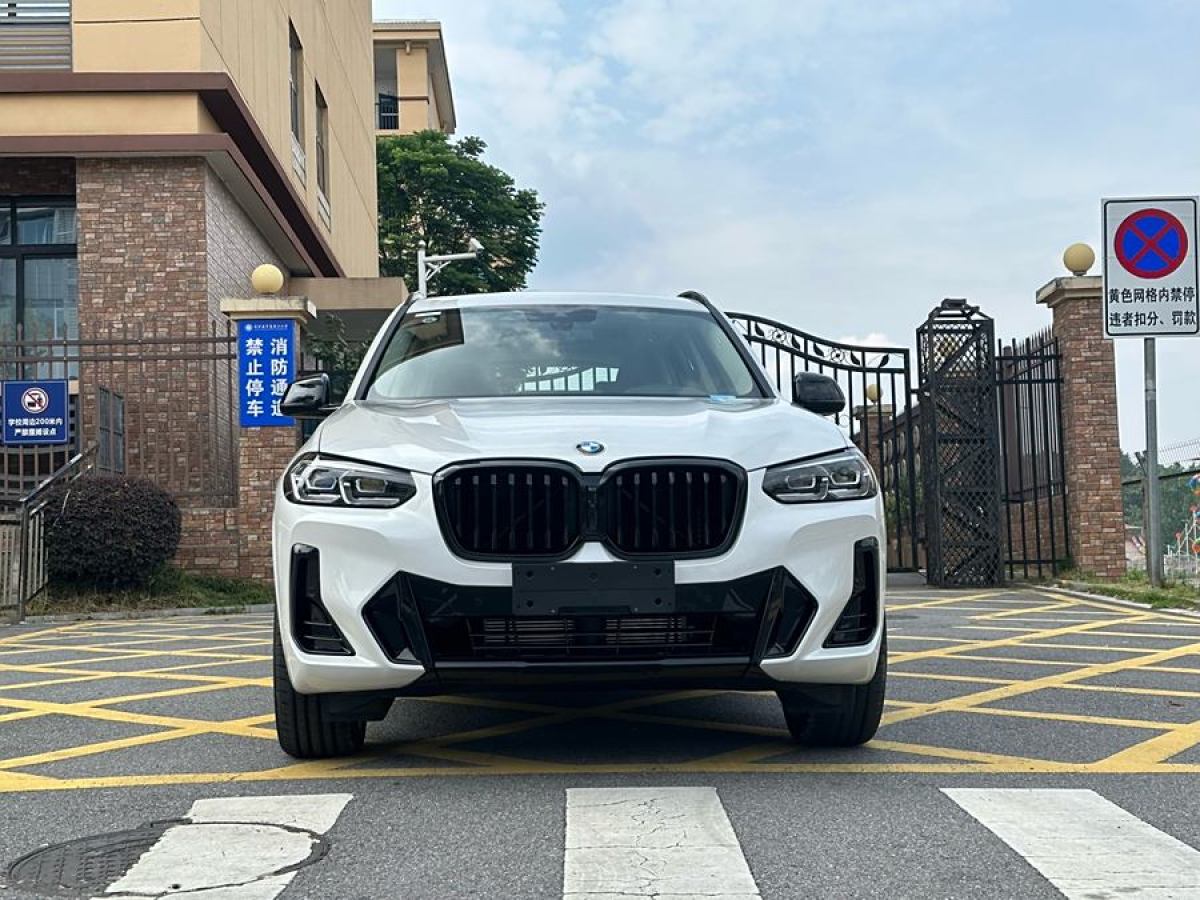 寶馬 寶馬X3  2023款 xDrive30i 領(lǐng)先型 M曜夜套裝圖片