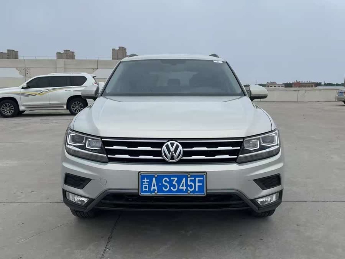 大眾 途觀L  2018款 改款 330TSI 自動兩驅(qū)風(fēng)尚版圖片