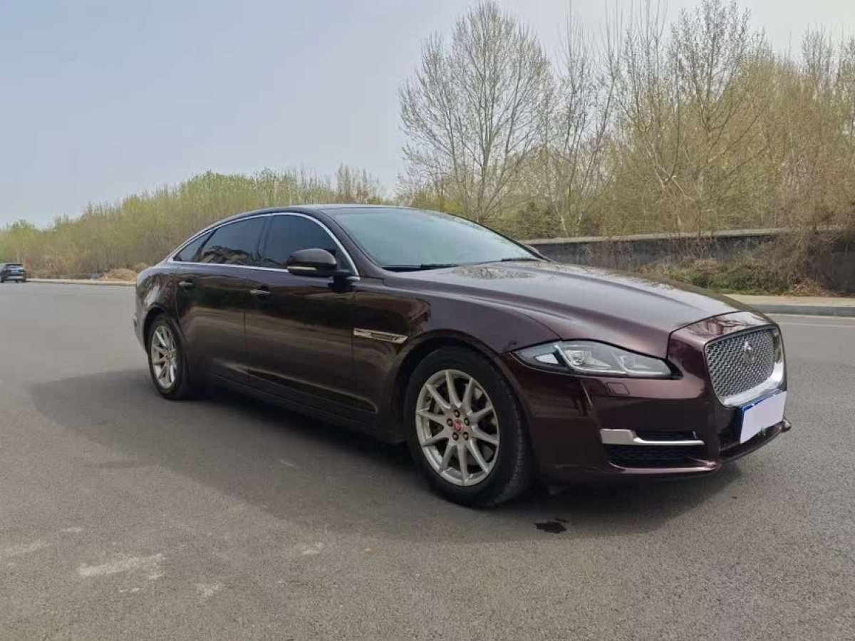 捷豹 XJ  2016款 XJL 2.0T 兩驅(qū)典雅商務(wù)版圖片
