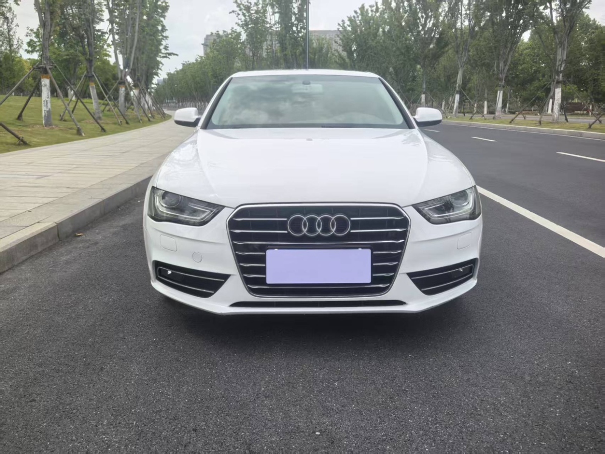 奧迪 奧迪A4L  2016款 35 TFSI 典藏版 自動(dòng)標(biāo)準(zhǔn)型圖片