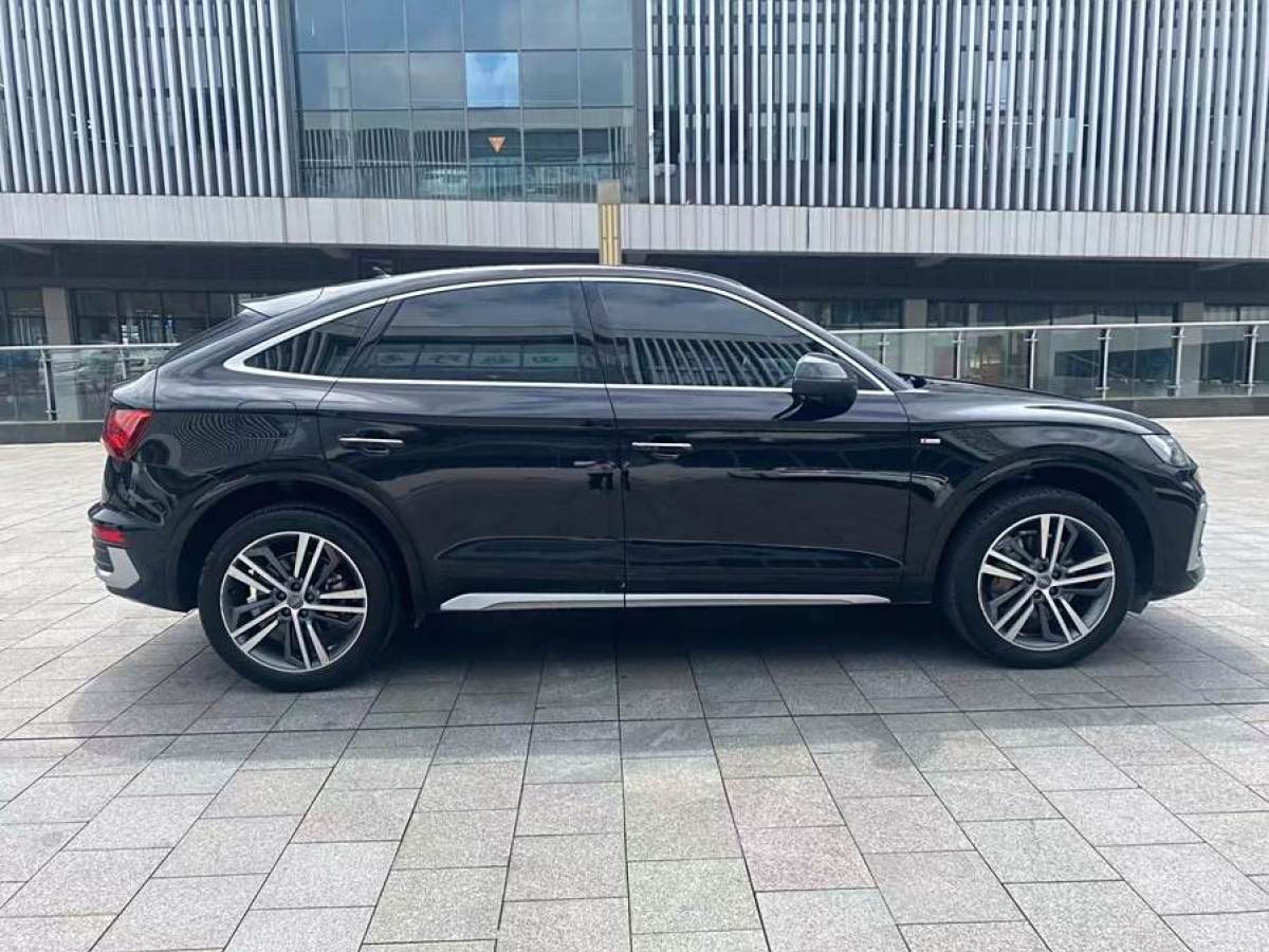 2021年10月奧迪 奧迪Q5L Sportback  2022款 改款 40 TFSI 豪華型