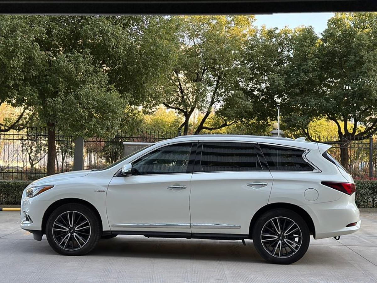 英菲尼迪 QX60  2020款 2.5 S/C Hybrid 兩驅(qū)卓越版 國(guó)VI圖片