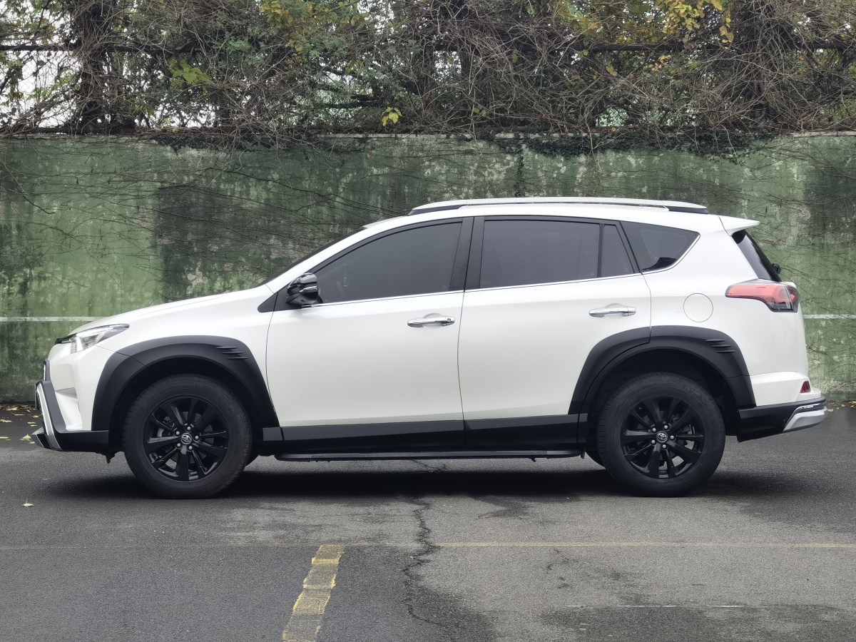 豐田 RAV4榮放  2019款 2.0L CVT兩驅(qū)風(fēng)尚X限量版 國(guó)VI圖片