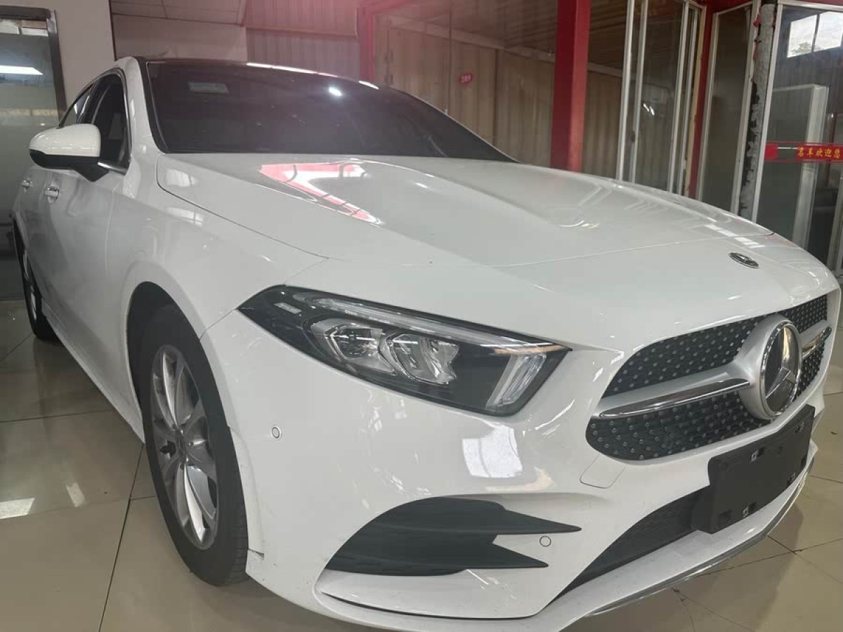 奔馳 奔馳A級(jí)  2021款 A 200 L 運(yùn)動(dòng)轎車動(dòng)感型圖片