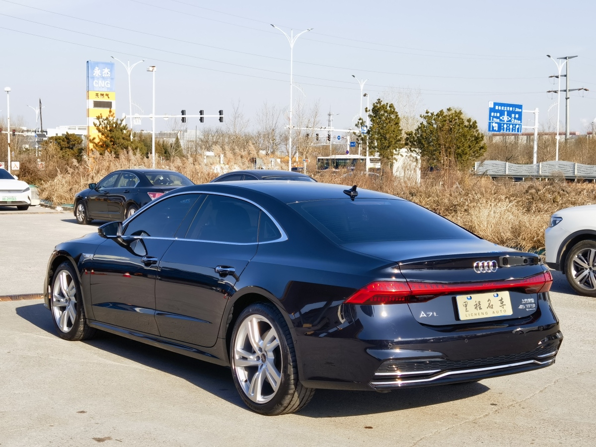 奧迪 奧迪A7L  2024款 45TFSI quattro S-line 見遠(yuǎn)型 流晶套裝圖片