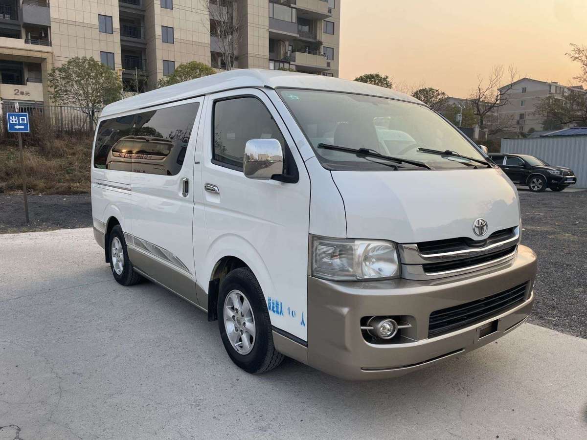 豐田 HIACE  2011款 2.7L手動(dòng)標(biāo)準(zhǔn)版10座圖片