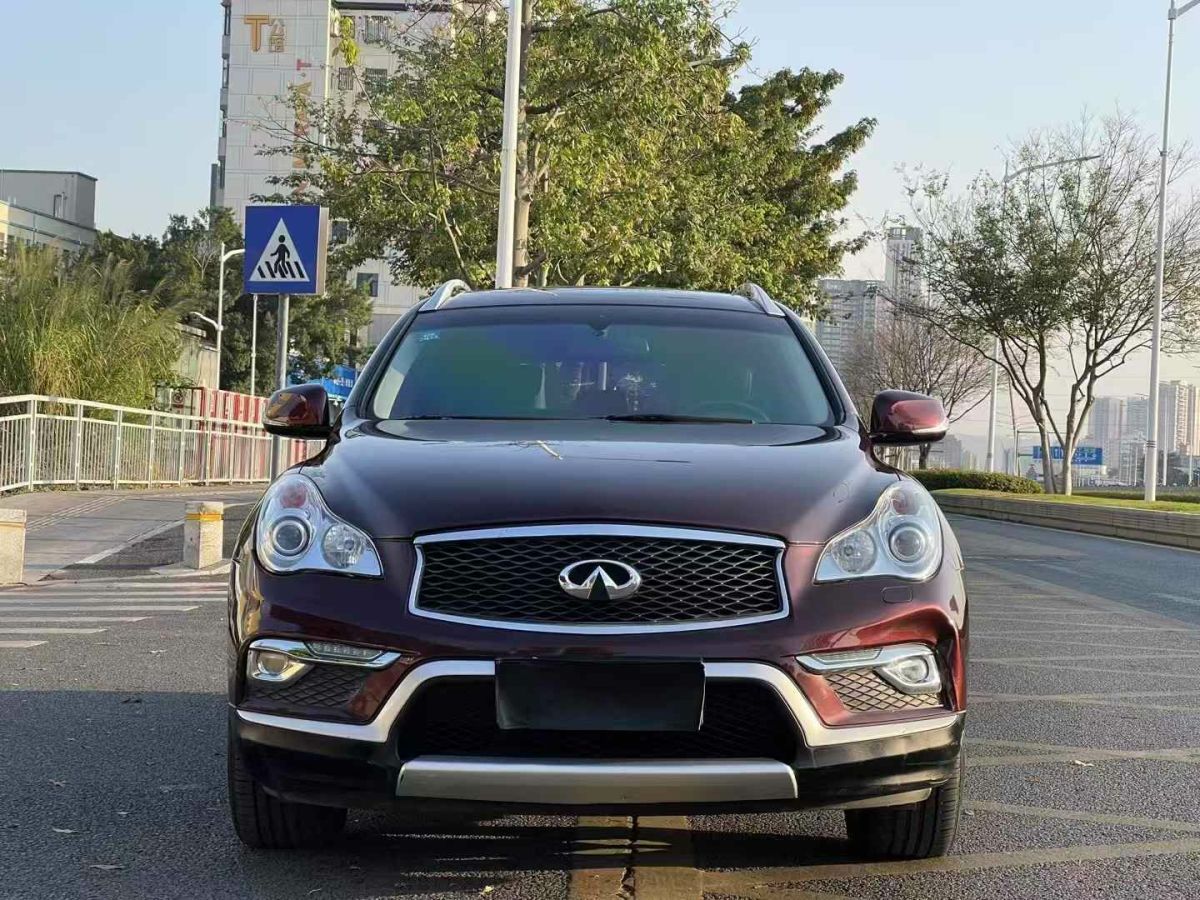 英菲尼迪 QX  2017款 QX30 1.6T 時(shí)尚版 兩驅(qū)圖片