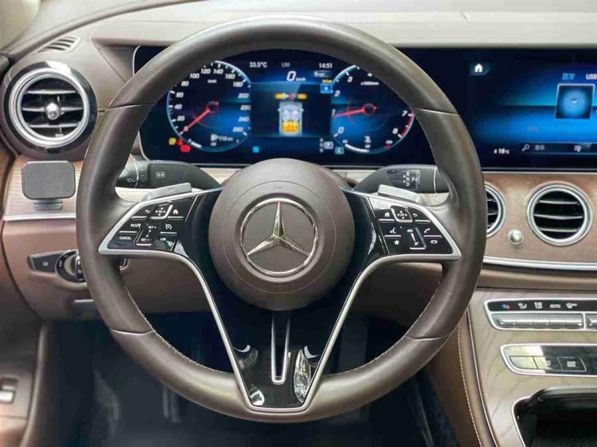 奔馳 奔馳E級  2023款 改款 E 300 L 豪華型圖片