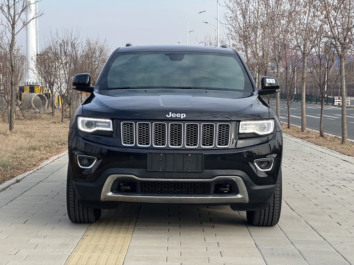 Jeep 大切諾基  2016款 3.0L 舒享導(dǎo)航版圖片