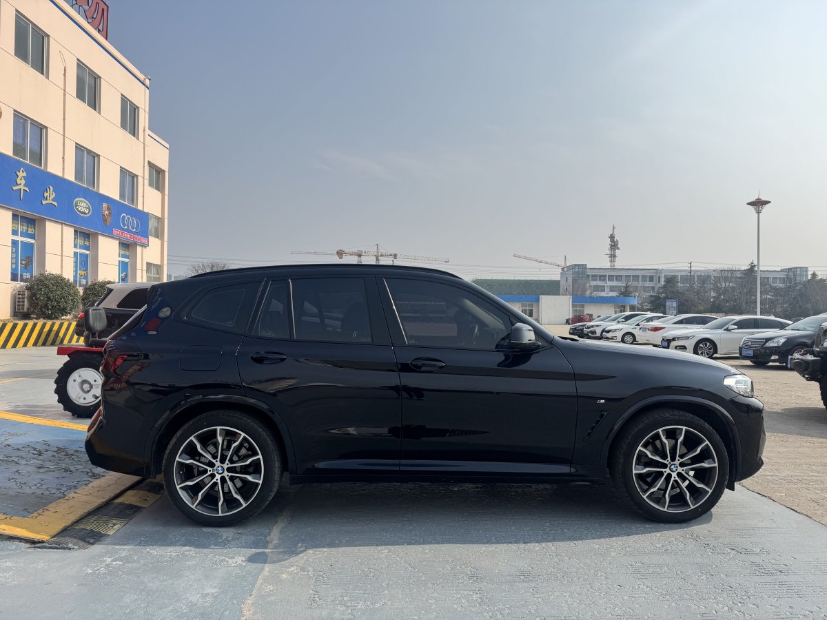寶馬 寶馬X3  2023款 改款 xDrive30i 領(lǐng)先型 M曜夜套裝圖片