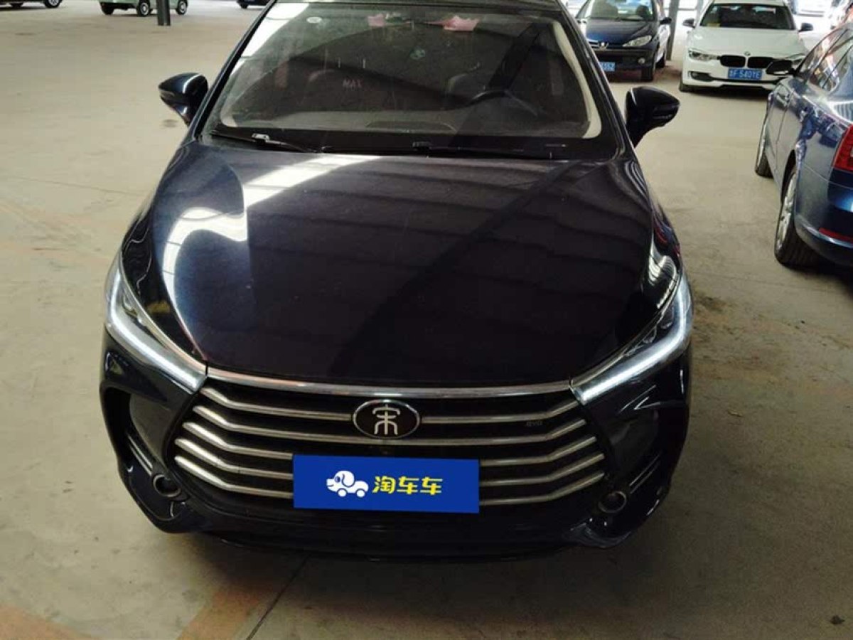 比亞迪 宋MAX  2017款 1.5T 自動(dòng)智聯(lián)尊貴型 7座圖片