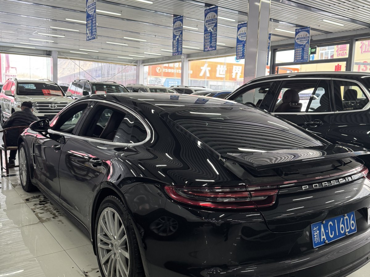 保時(shí)捷 Panamera  2019款 Panamera 4 行政加長(zhǎng)版 2.9T圖片