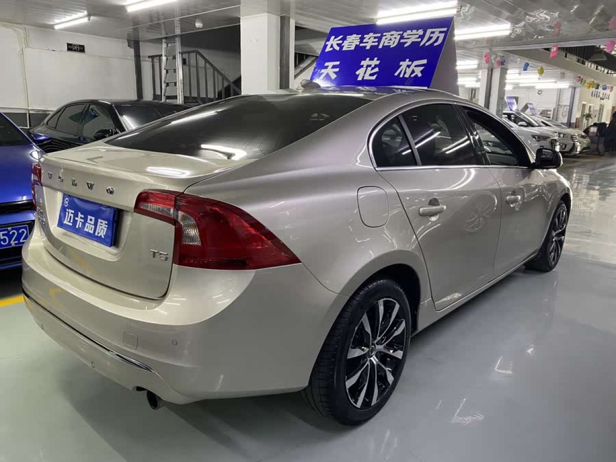 沃爾沃 S60  2014款 改款 T5 個(gè)性運(yùn)動(dòng)版圖片