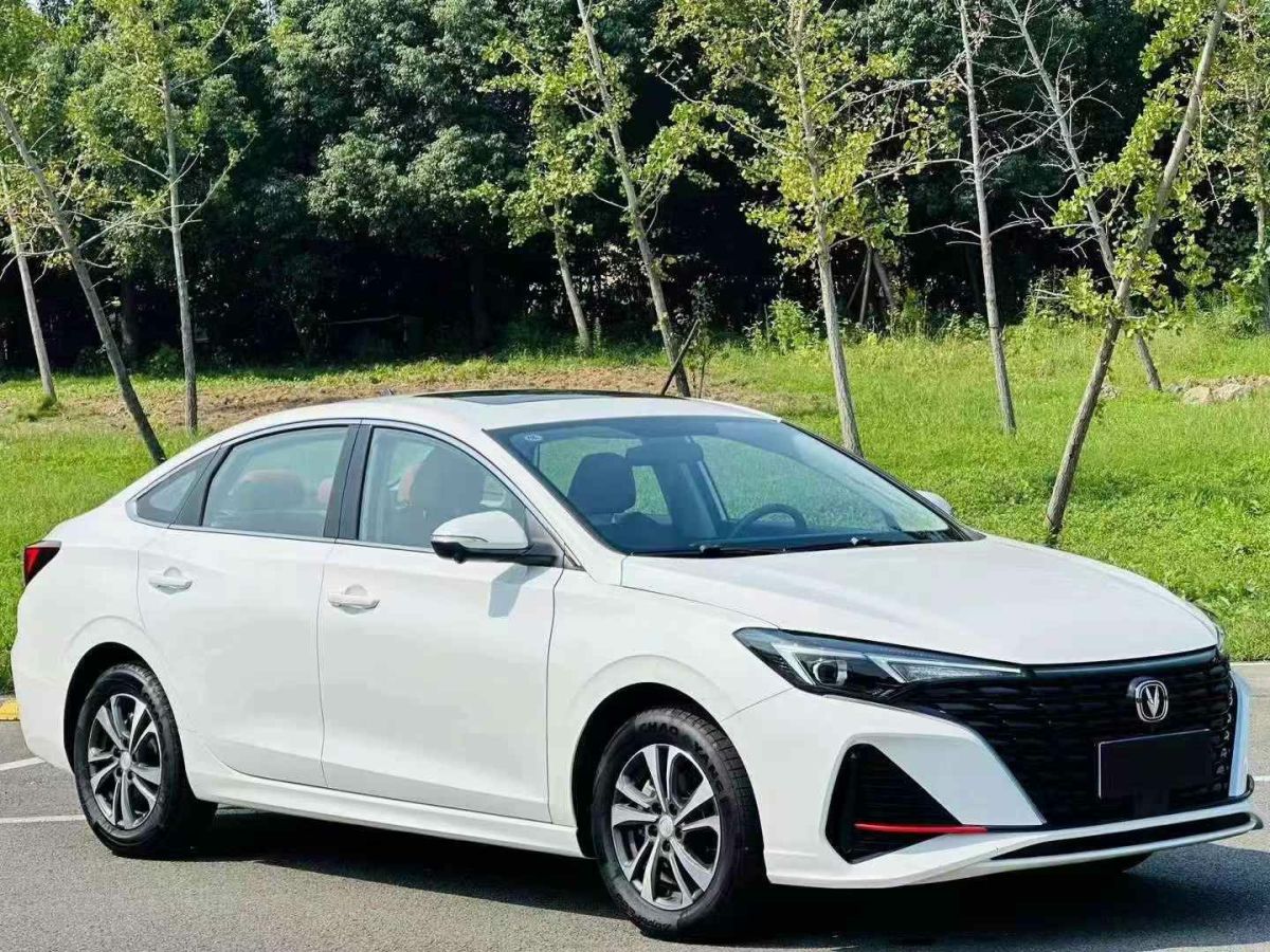 長安 逸動  2022款 PLUS 1.6L GDI 手動豪華型圖片