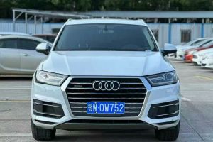 奧迪Q7 奧迪 40 TFSI S line運動型