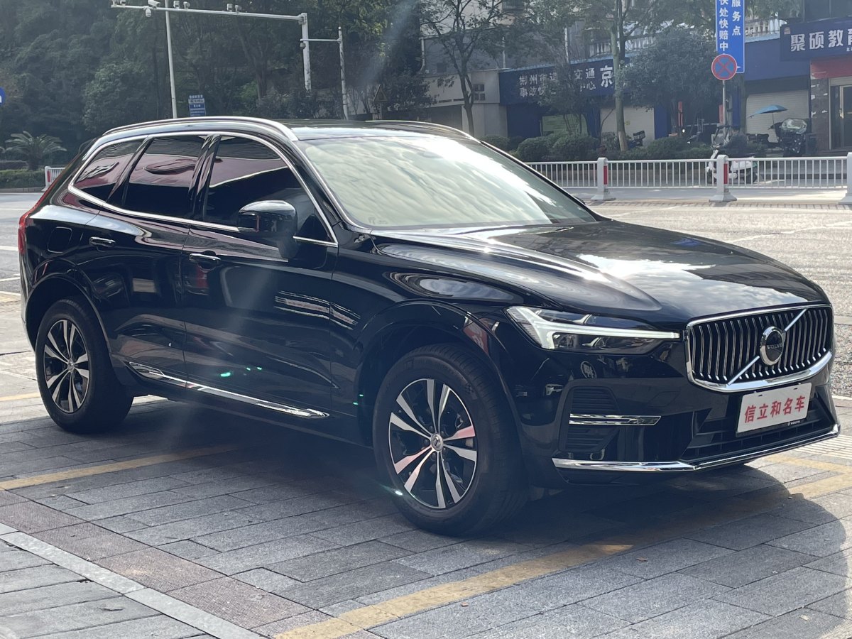 沃爾沃 XC60  2024款 B5 四驅(qū)智逸豪華版圖片