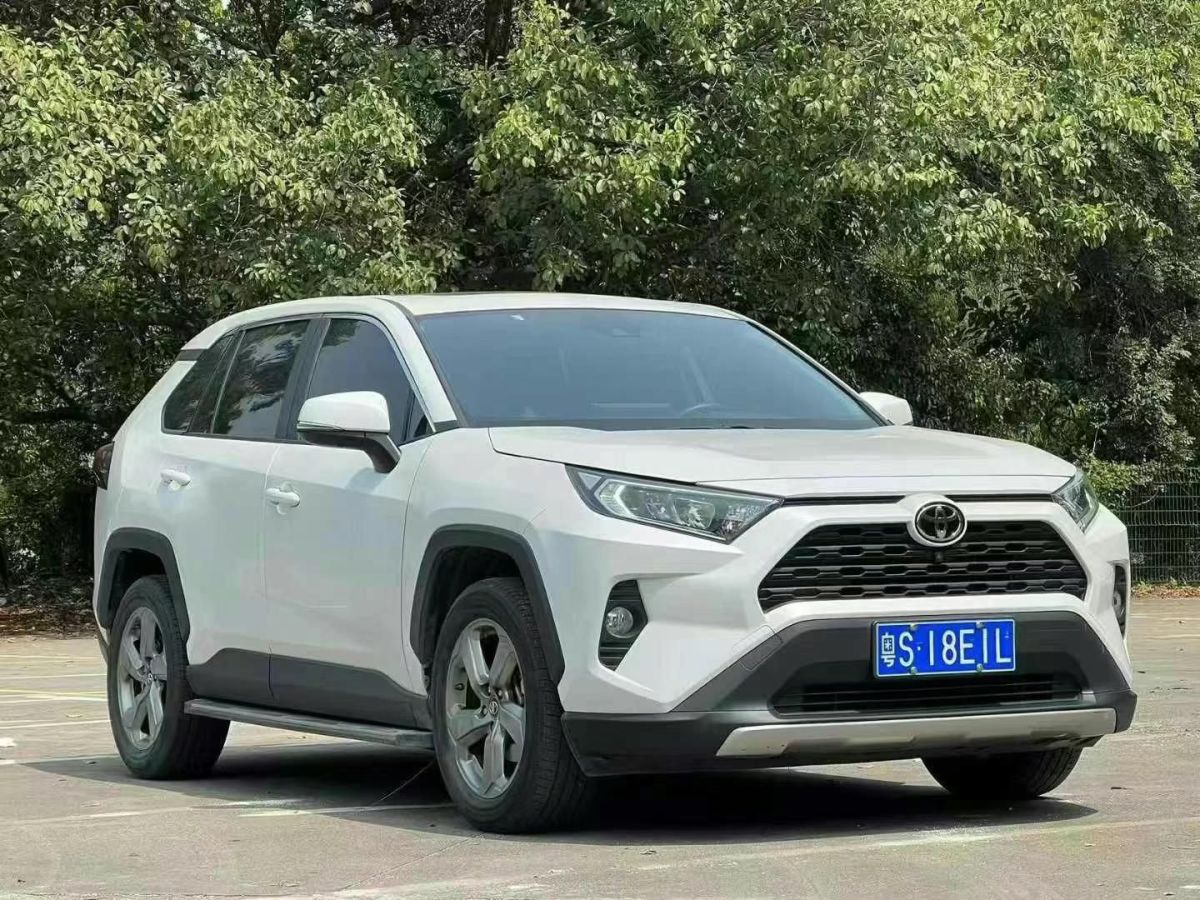 豐田 RAV4榮放  2022款 2.0L CVT四驅(qū)風(fēng)尚版圖片
