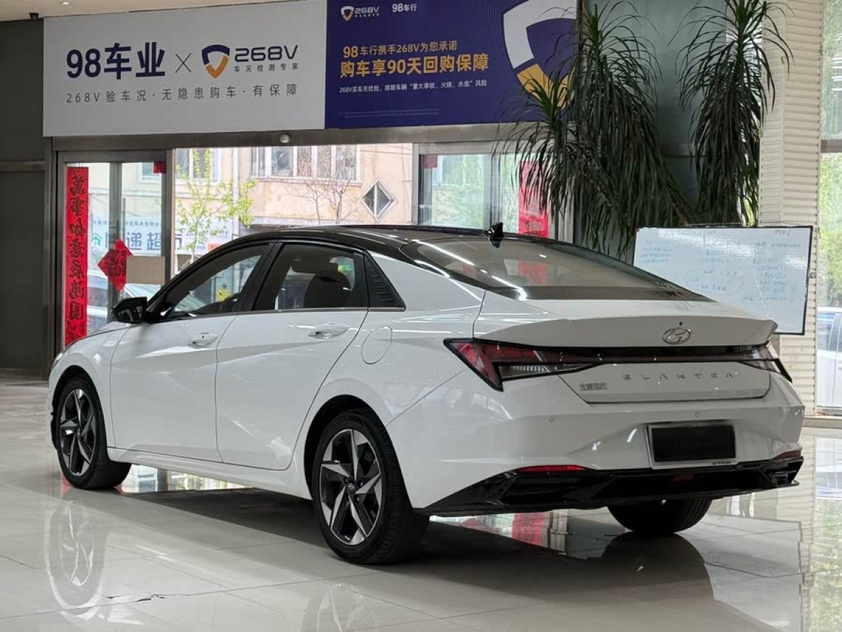 現(xiàn)代 伊蘭特  2021款 1.5L LUX尊貴版圖片
