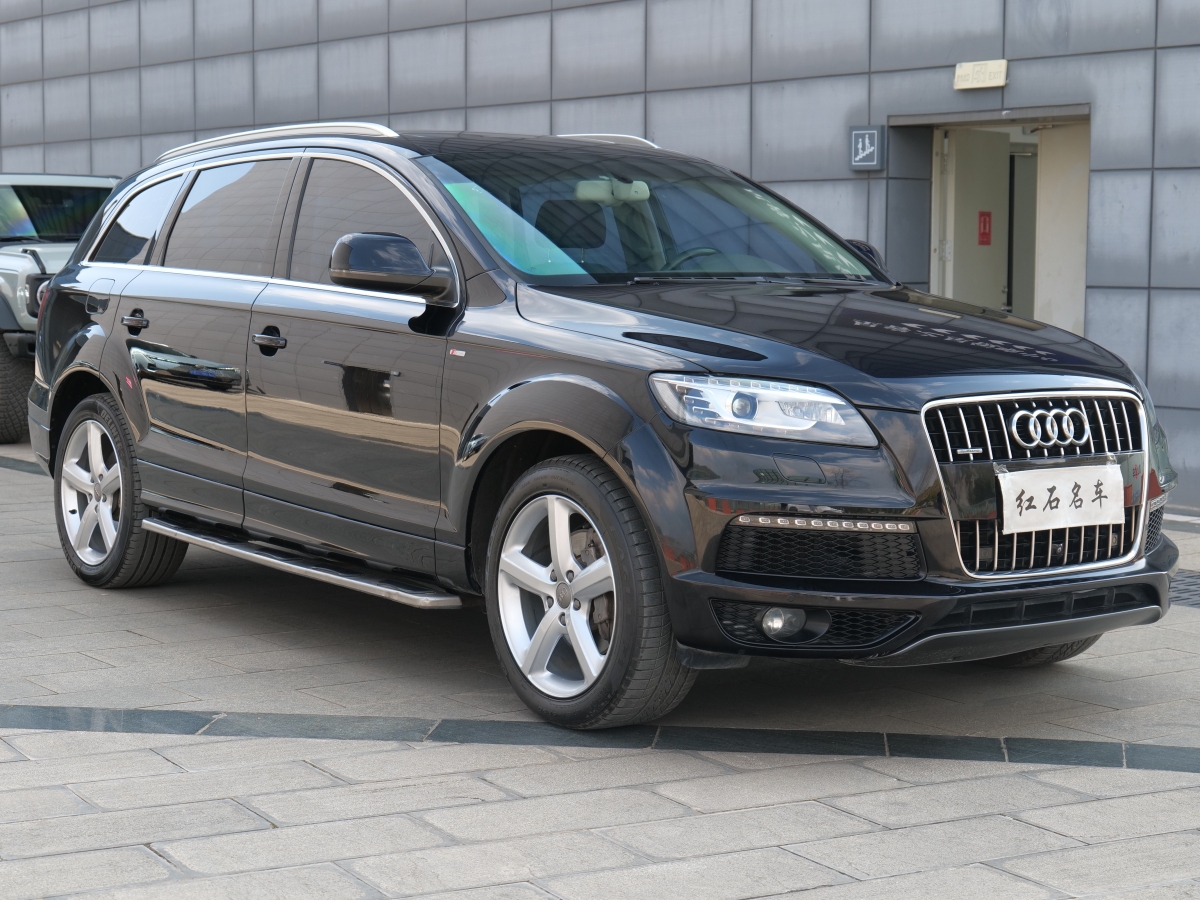 奧迪 奧迪Q7  2014款 35 TFSI 運(yùn)動(dòng)型圖片