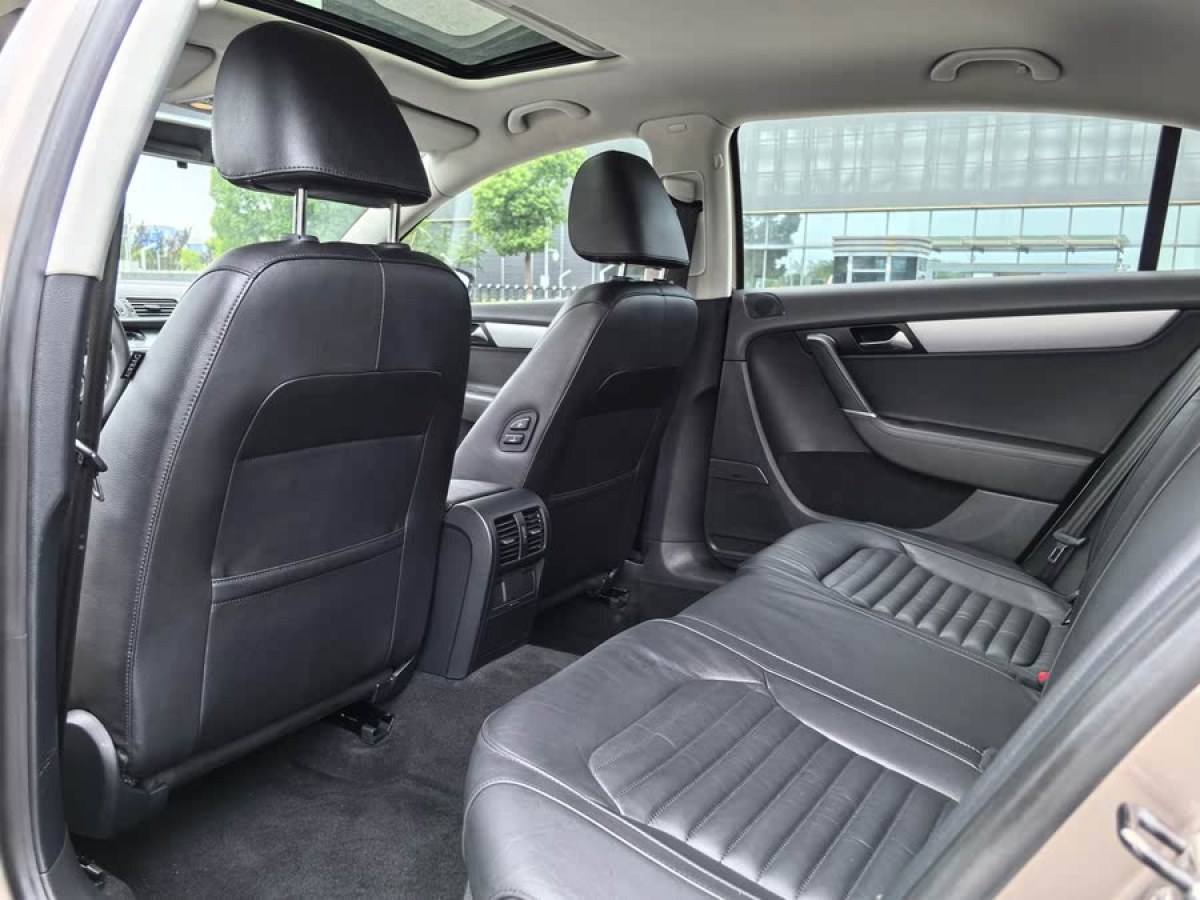 大眾 邁騰  2013款 1.8TSI 領(lǐng)先型圖片