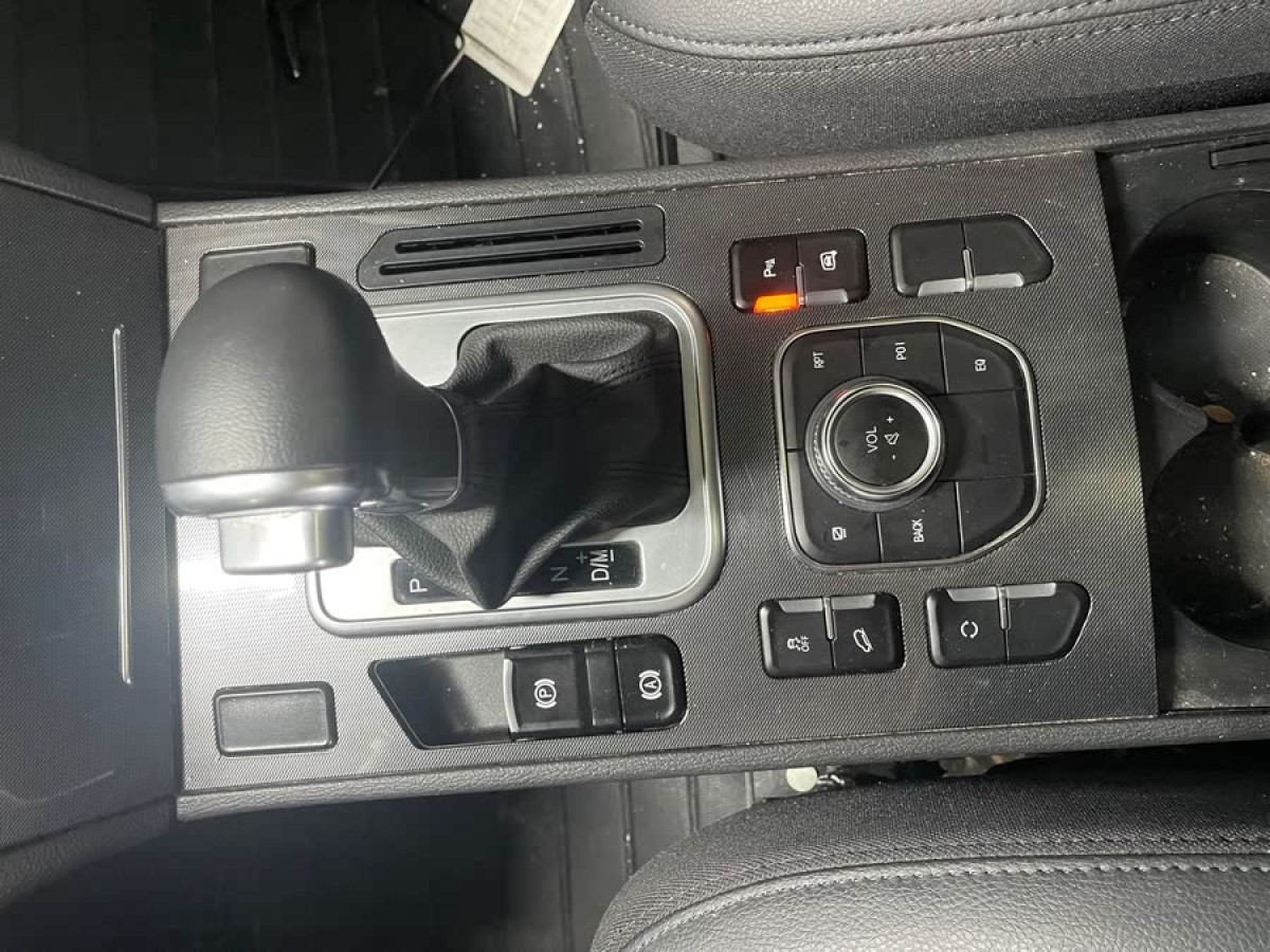 哈弗 H6 Coupe  2016款 藍(lán)標(biāo) 1.5T 自動兩驅(qū)精英型圖片