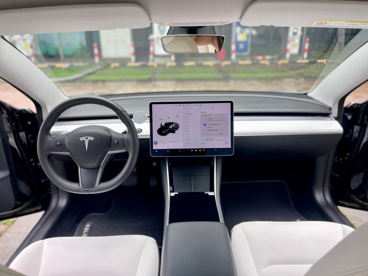 特斯拉 Model 3  2020款 改款 標準續(xù)航后驅升級版圖片