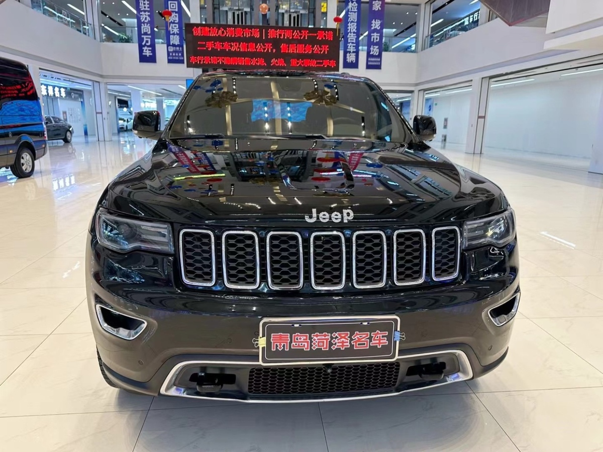 Jeep 大切諾基  2016款 3.0L 舒享導(dǎo)航版圖片