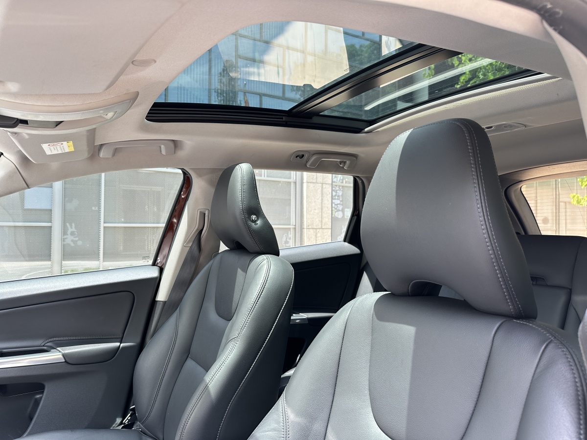 沃爾沃 XC60  2015款 T5 智進(jìn)版圖片
