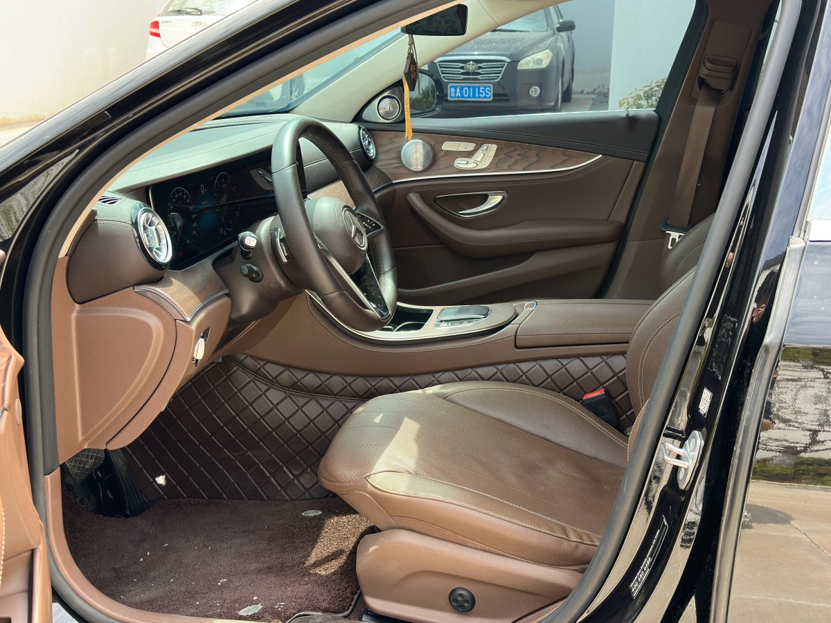 奔馳 奔馳E級  2021款 改款 E 300 L 時尚型圖片
