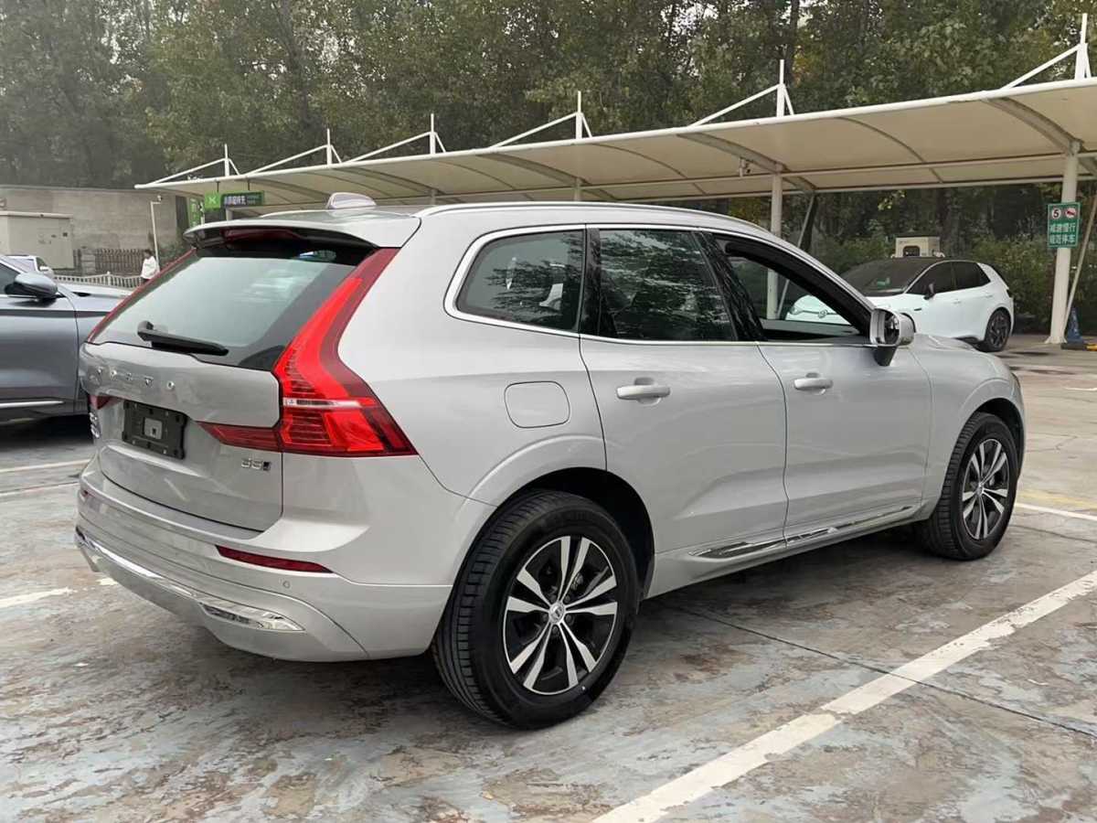 沃爾沃 XC60  2023款 B5 四驅智逸豪華版圖片